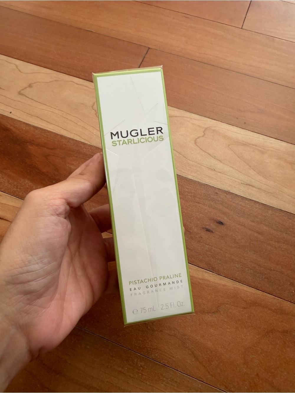 Mugler Starlicious Pistachio Praline M ist - White & Light Green